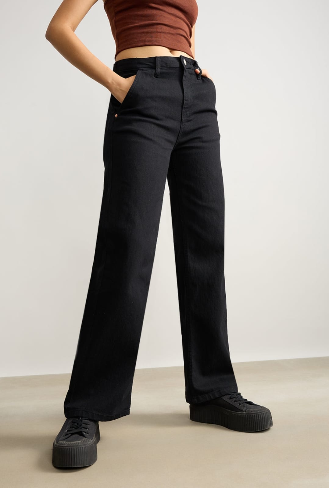 Stylish Black Wide-Leg Jeans - High-Waisted Comfort for Women