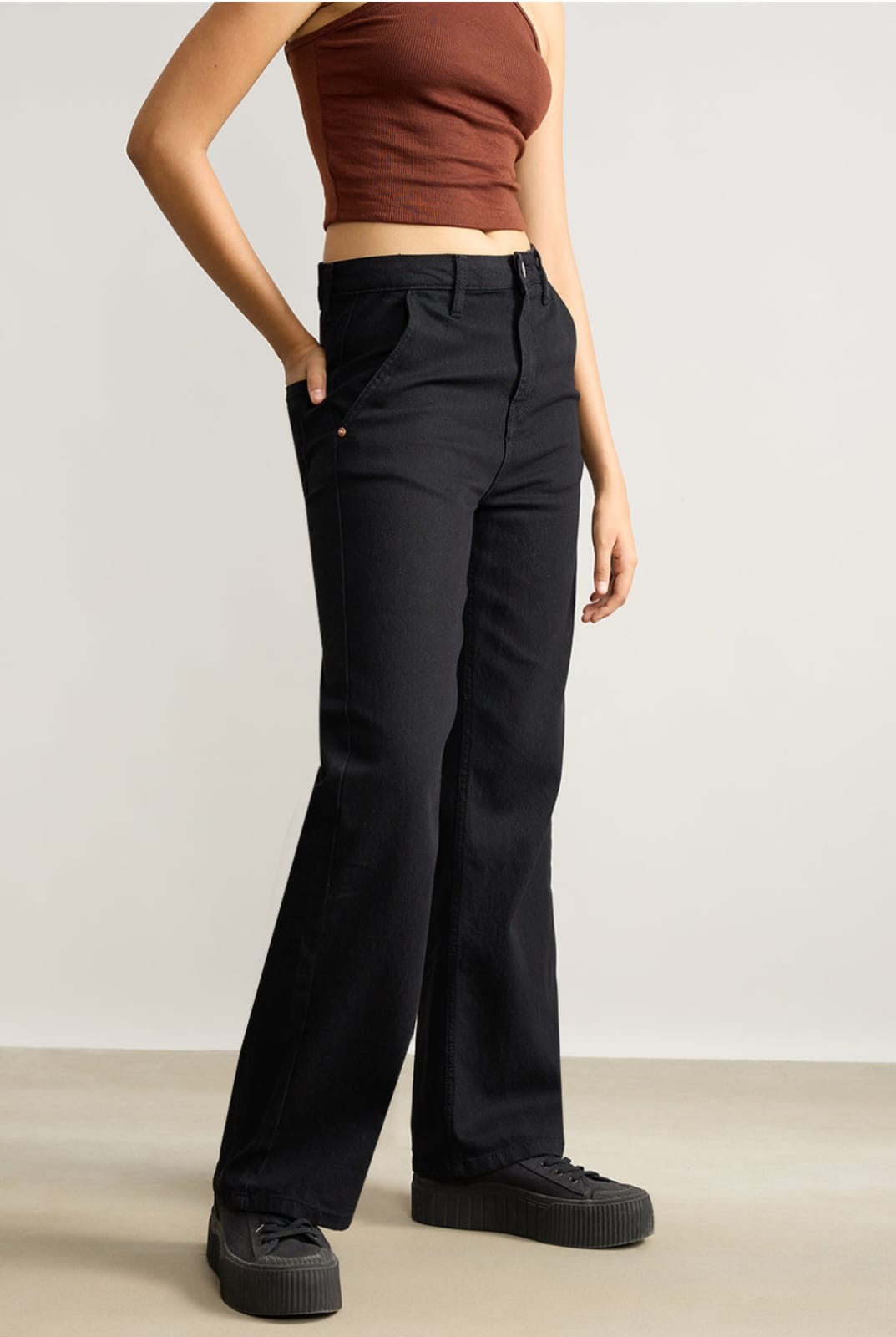 Stylish Black Wide-Leg Jeans - High-Waisted Comfort for Women