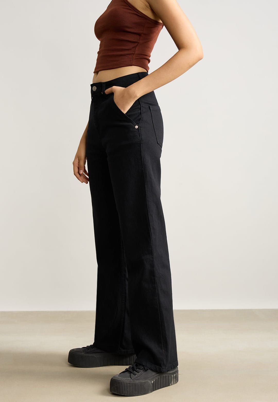 Stylish Black Wide-Leg Jeans - High-Waisted Comfort for Women